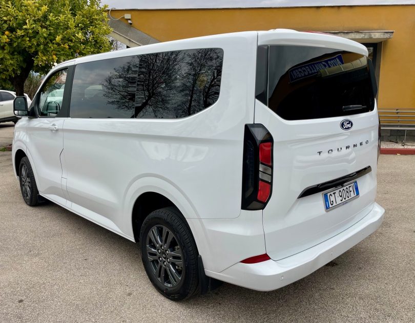 Ford Tourneo Custom 2.0 Eco 150 CV (6)